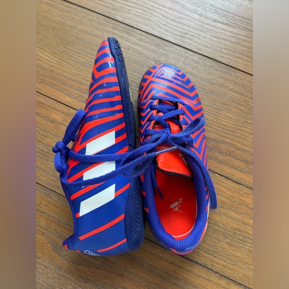 Adidas Predator Boys Soccer Cleats/ shoes, size 3 indoor - Picture 1 of 3